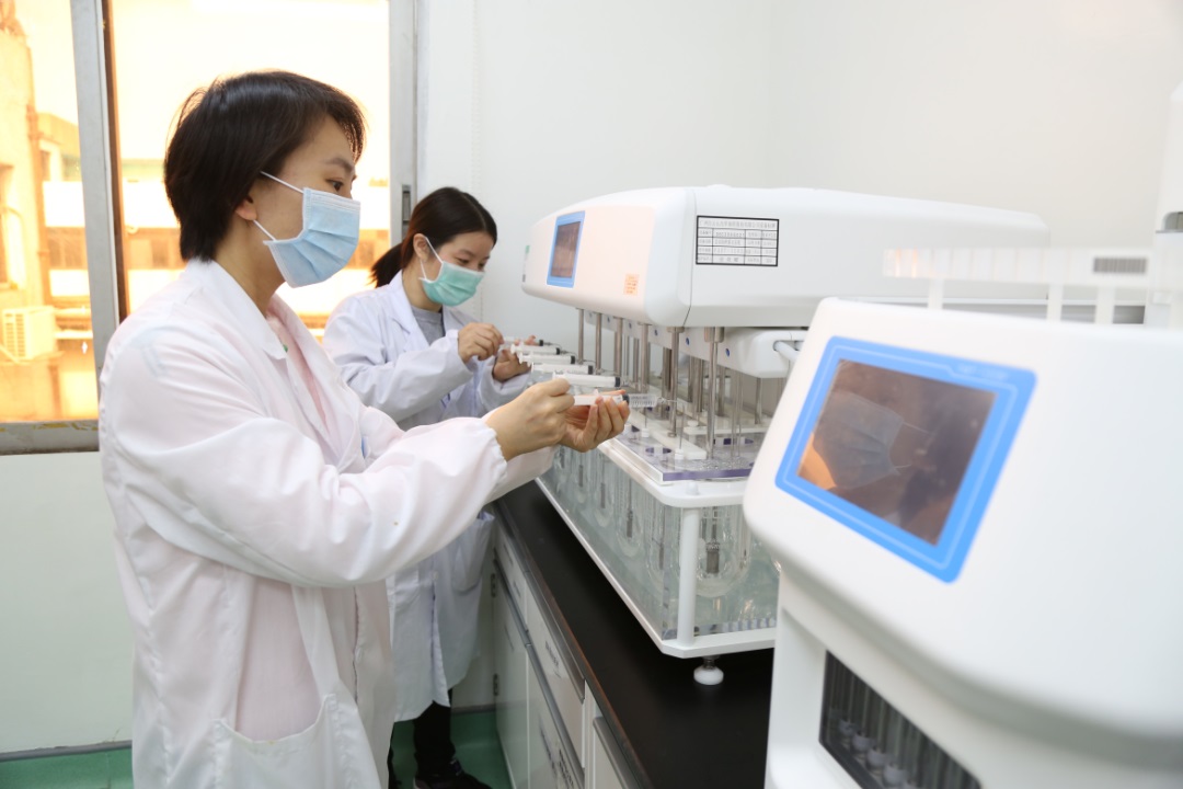 办公桌上的一瓶盐 ——可讲求也能够迁就的1277星际电子游戏研发人董穗娟