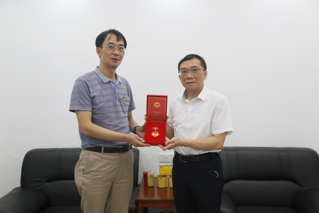 共忆党史话初心，矢志不渝跟党走 ——白云山1277星际电子游戏公司“七一”前夕慰问离休干部刘玉珍同道