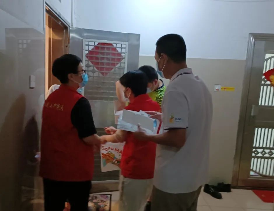 坚守本职齐担任——白云山1277星际电子游戏公司财政人怨亟“疫”纪实