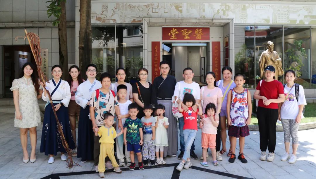 学千古名方 悟非遗传秤转—白云山1277星际电子游戏公司组织发展主题非遗履历活动