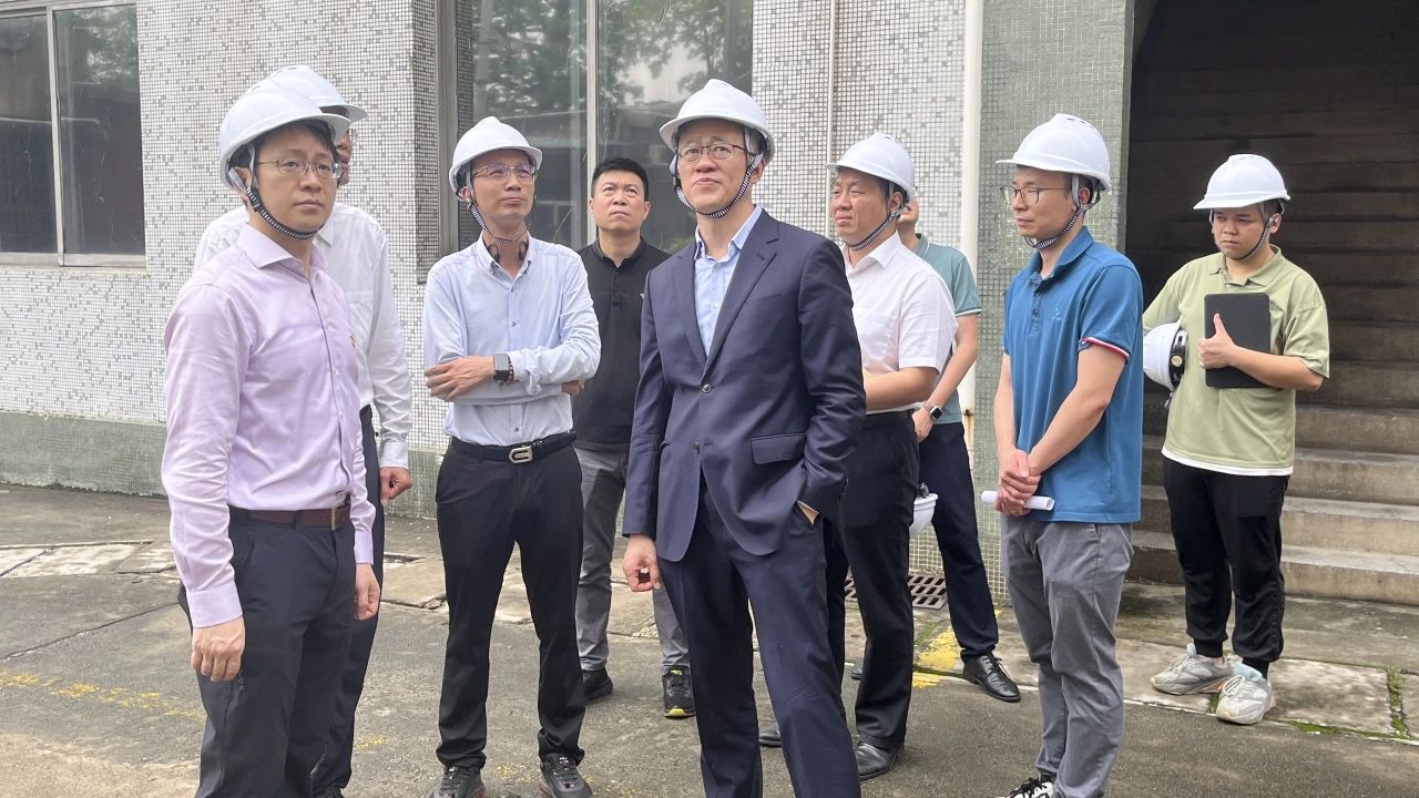 “五一”节前，广药集团党委副书记、副董事长、总经理杨军带队到白云山1277星际电子游戏公司发展安全查抄工作