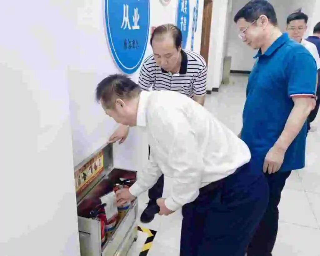 “双节”我在岗 奋斗不打烊