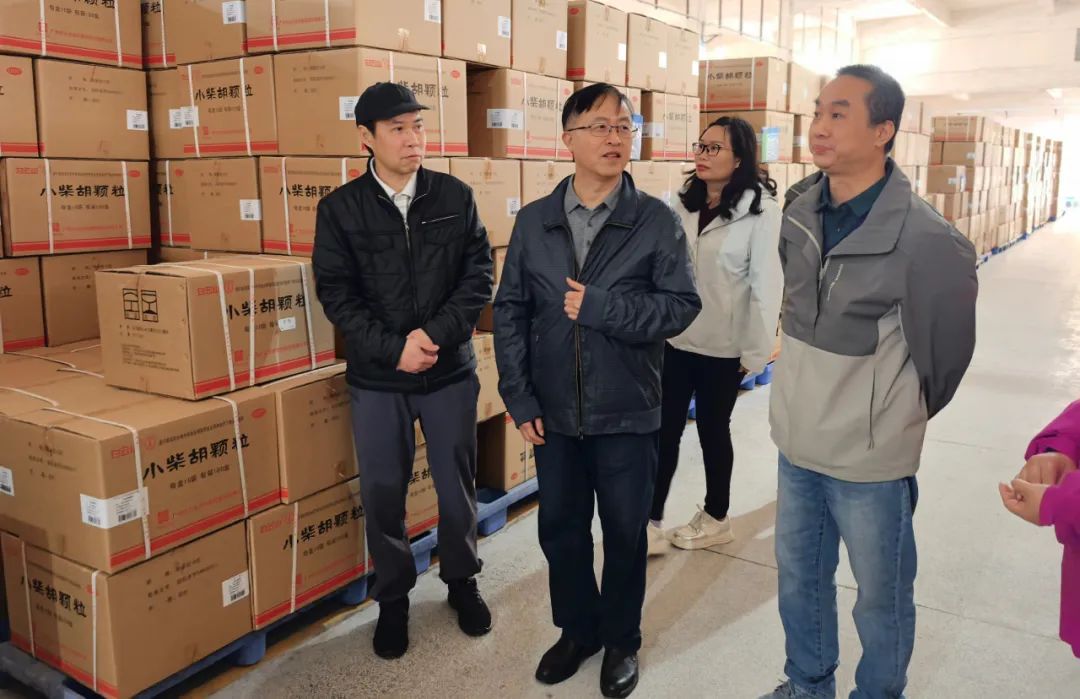 情暖药包 安然护航——白云山1277星际电子游戏公司发展药包厂区综合查抄与慰问活动